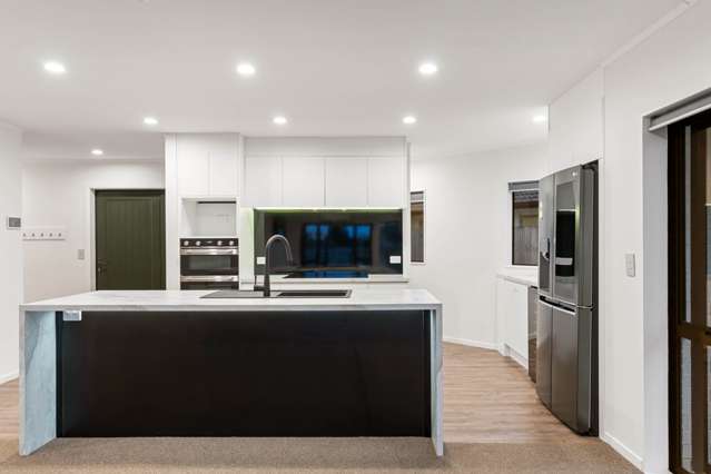 1162 East Coast Road Kaiaua_4