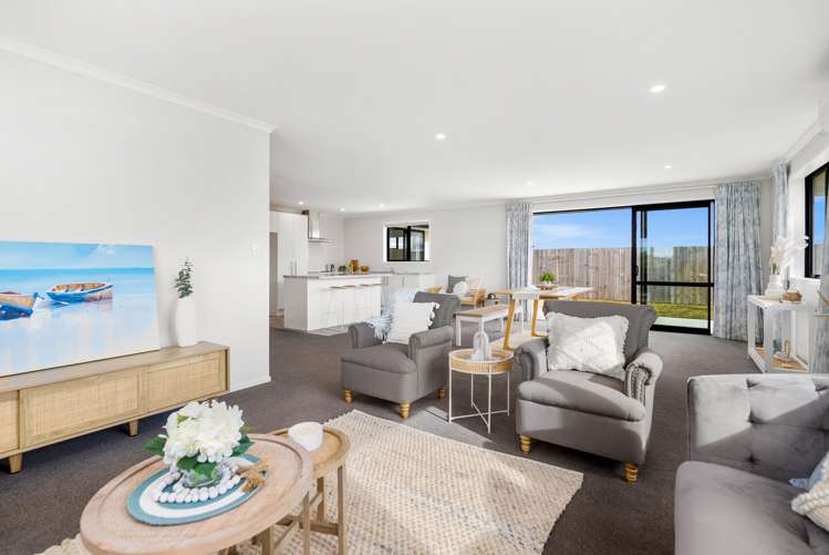 17 Saint Michael Crescent One Tree Point_10