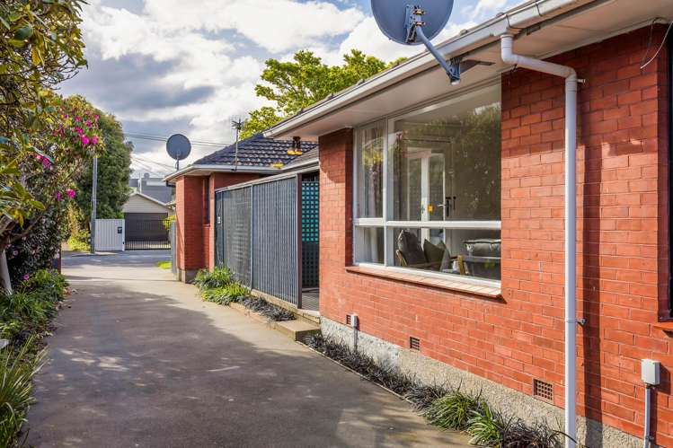 2/36 Office Road Merivale_11