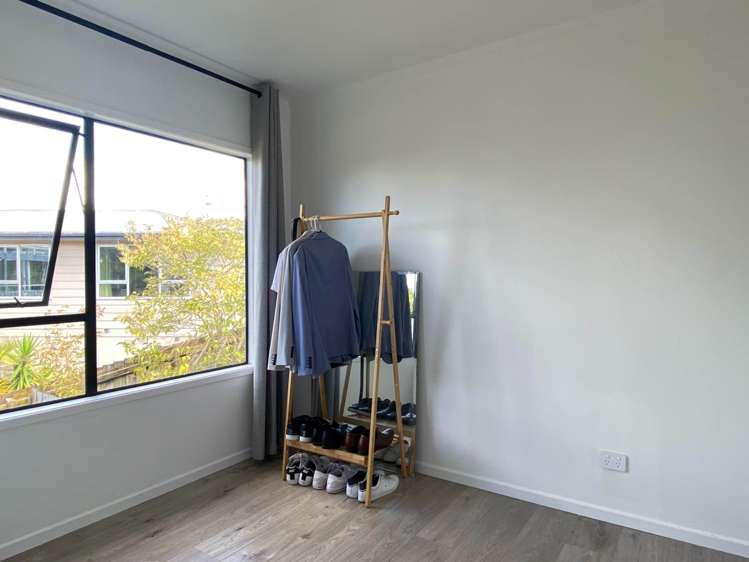 2/20 Celeste Place Totara Vale_8
