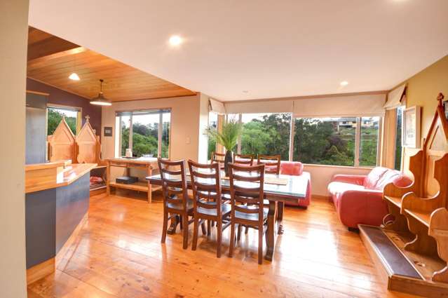 30 McIntosh Road 2492_3