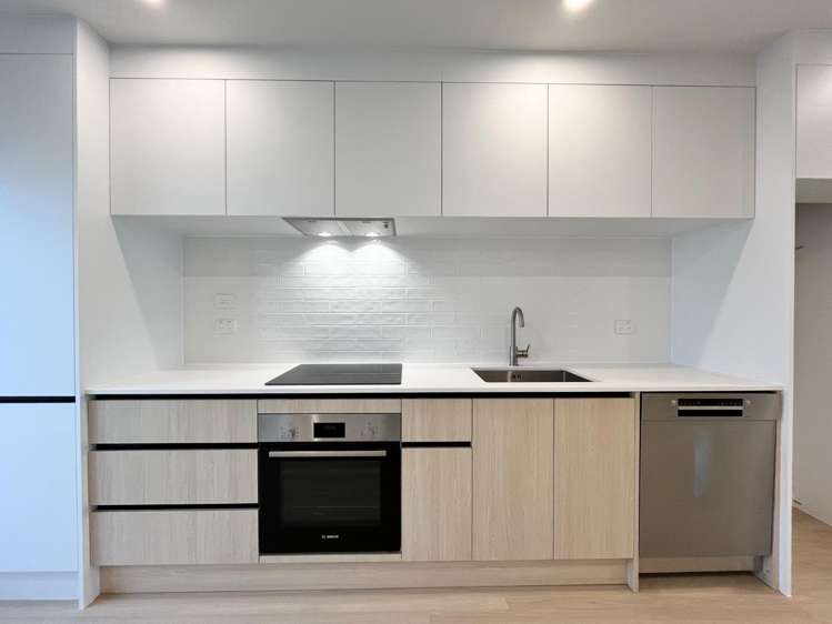 12/9 Aeroview Drive 1603_3