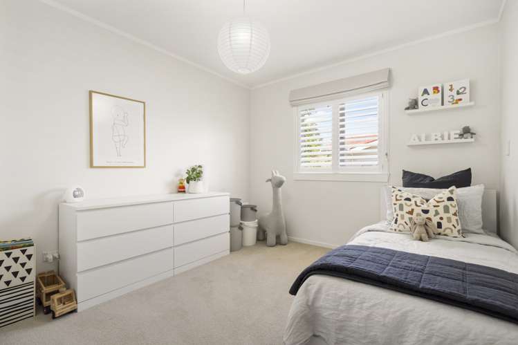 2/12 Webber Street Westmere_12