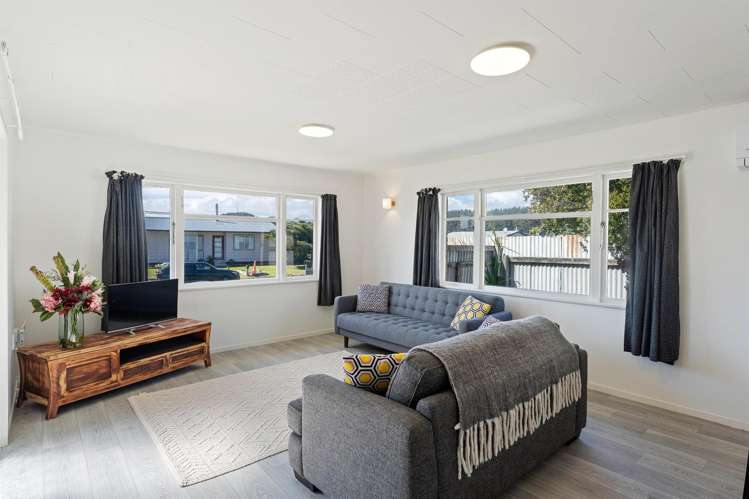 4 Colenso Place Otaki Beach_3