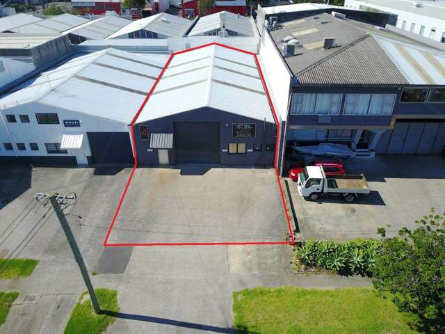 293M² ONEHUNGA RIPPER