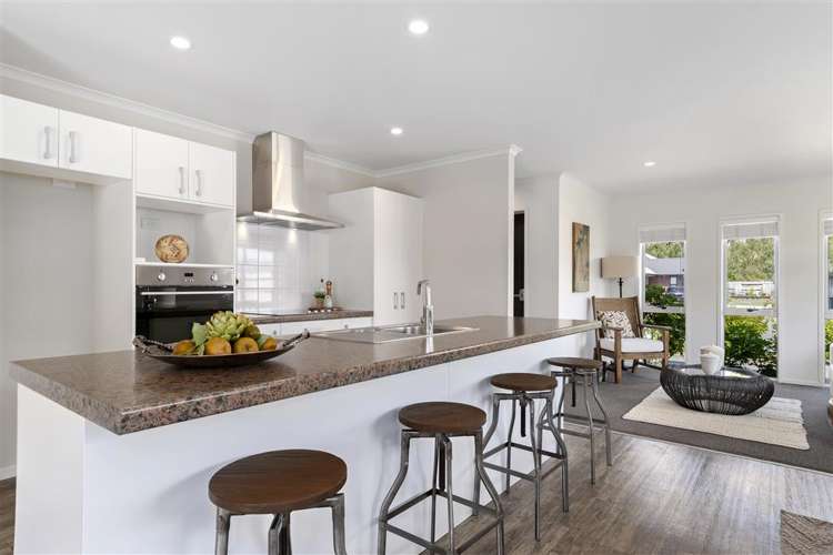 263 Lakes Boulevard Pyes Pa_14