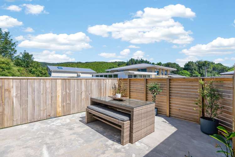 15B Rowe Parade Wainuiomata_22