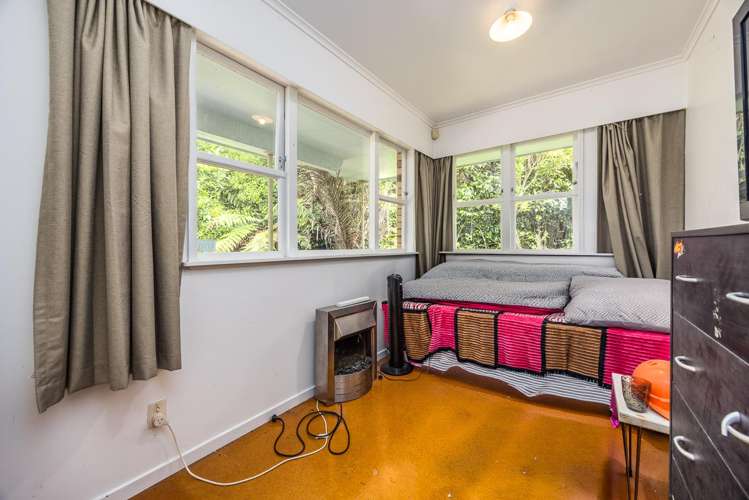 453 Scenic Drive Waiatarua_6