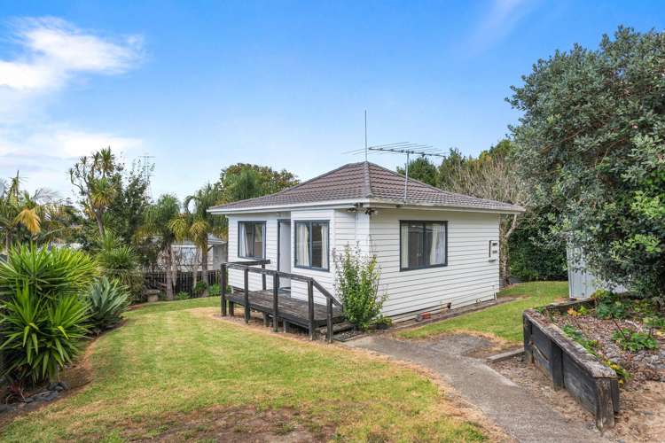 53 Tiroroa Avenue Te Atatu South_13
