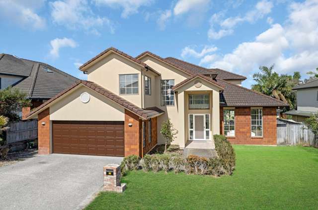 Luxurious Ex-Fletcher home in Botany College Zone!