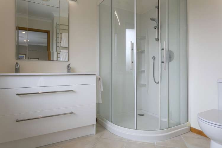 438 Clearwater Lane Rangatira Park_12