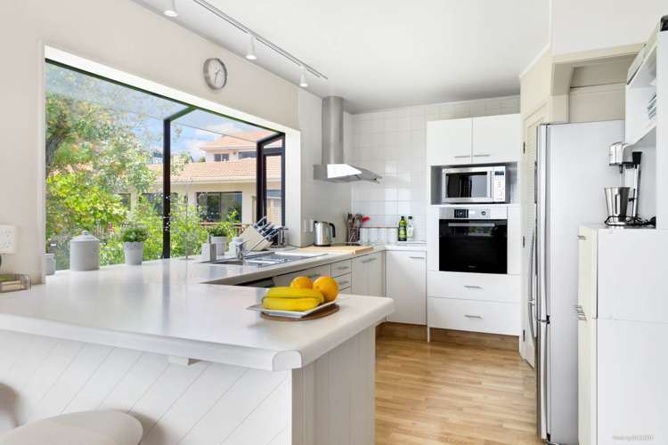 2/499 Beach Road Murrays Bay_6