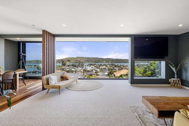 RAGLAN'S CROWN JEWEL: Life at the Top!