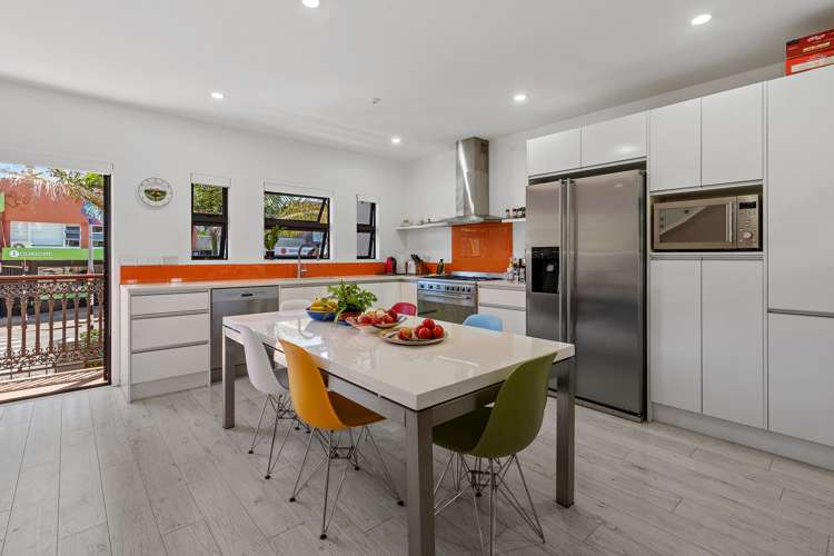 4/177 Hurstmere Road Takapuna_6