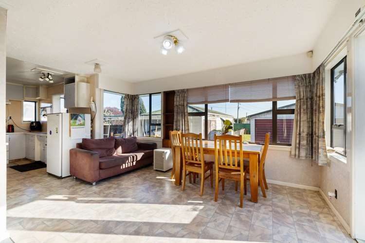 77 Hargood Street Woolston_6