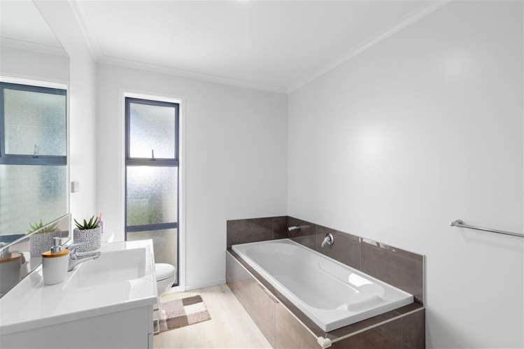 16 Northmoor Boulevard Rolleston_11