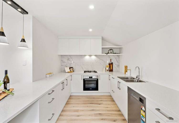 7E Waddell Avenue Pt England_6