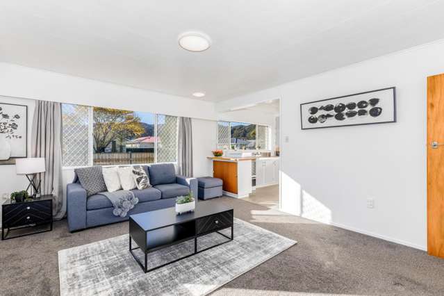 1/2 Matthews Road Wainuiomata_3