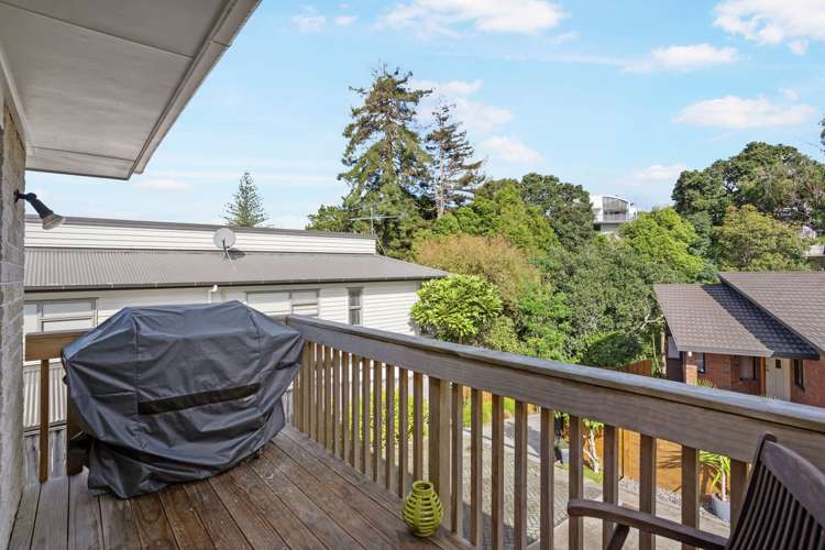 2/87 Beach Road Mellons Bay_24