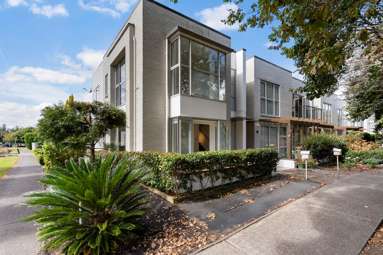 77 Popokatea Drive_1