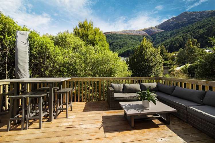 10b Mackinnon Terrace Fernhill/Sunshine Bay_6