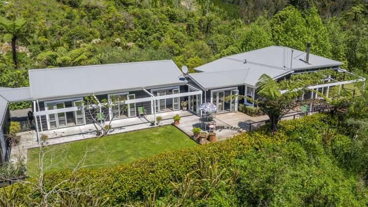 797 Gladstone Road_0