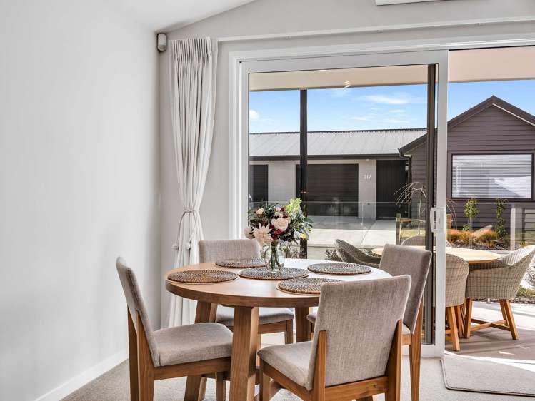 214/30 Bob Robertson Drive Woodend_5