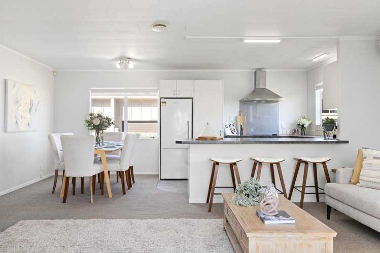 2 Duke Avenue Pukekohe_1