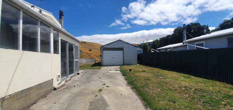 12 Whangaimoana Beach Road Pirinoa_10