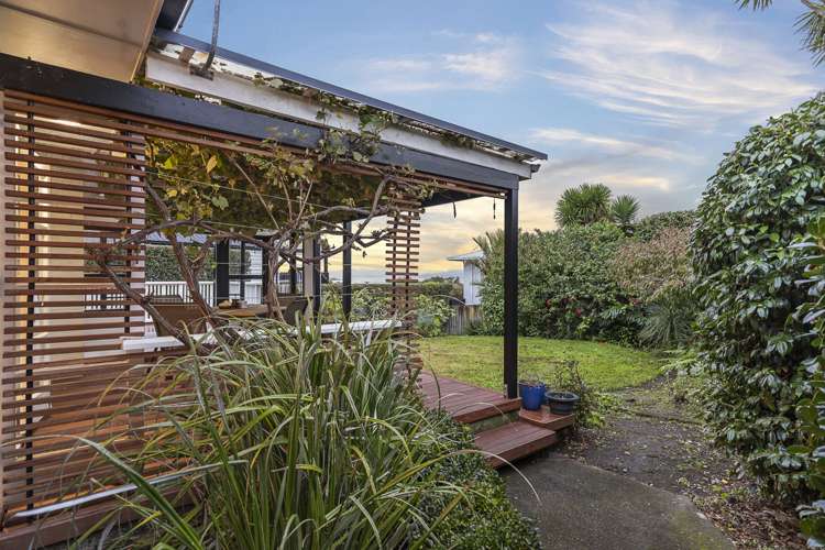 6 Pikitea Road Mangere Bridge_14