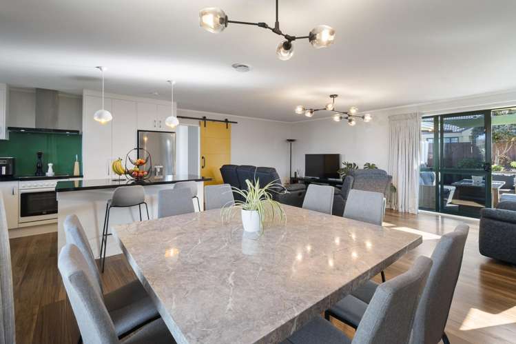 6 Logan Place Kelvin Grove_2