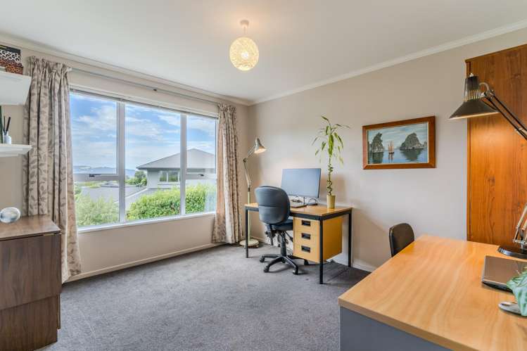 10 Sretlaw Place Glenross_11