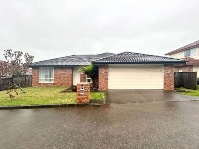 Three bedroom plus Study Townhouse