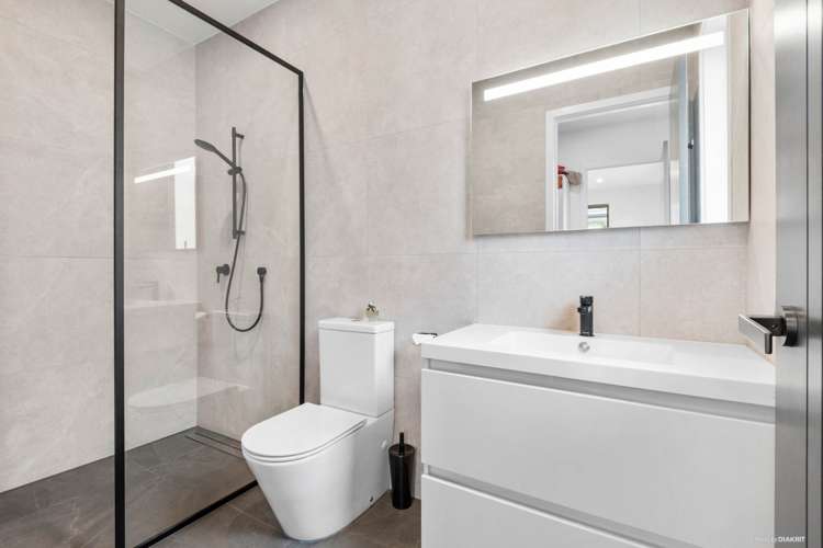 31 Couldrey Crescent Red Beach_13