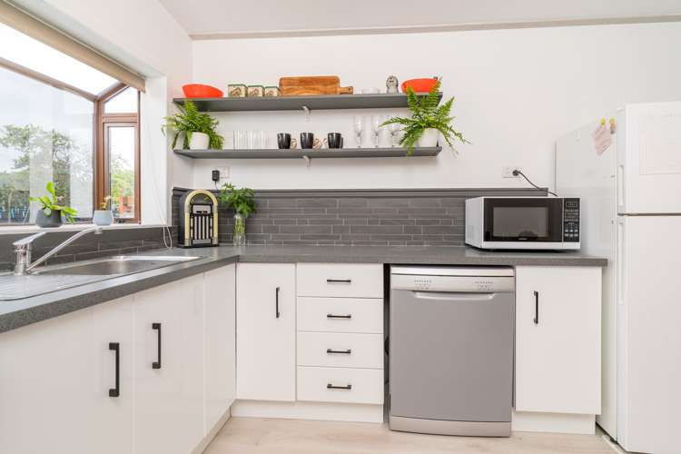 34 Baker Street Caversham_18