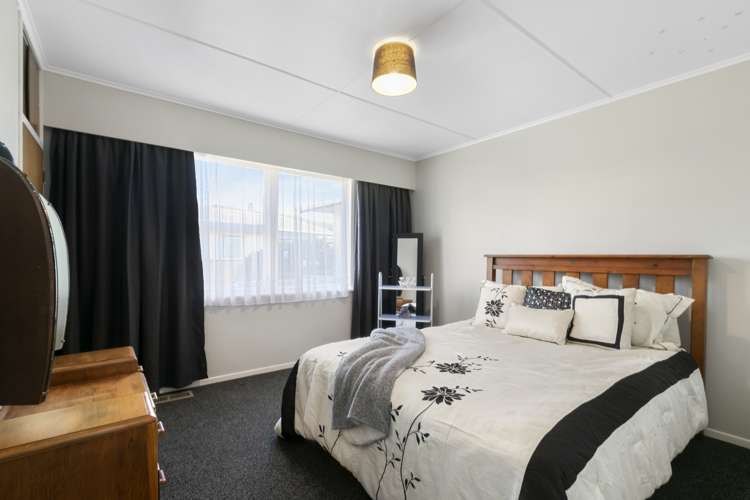 57 Parkway Wainuiomata_10