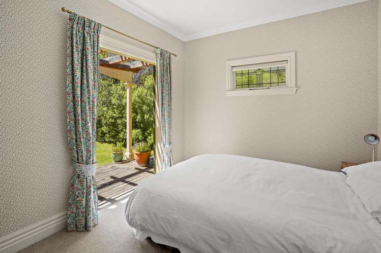 697 Leader Road East Parnassus_15