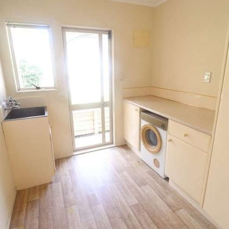 6 Silkwood Grove Totara Heights_11