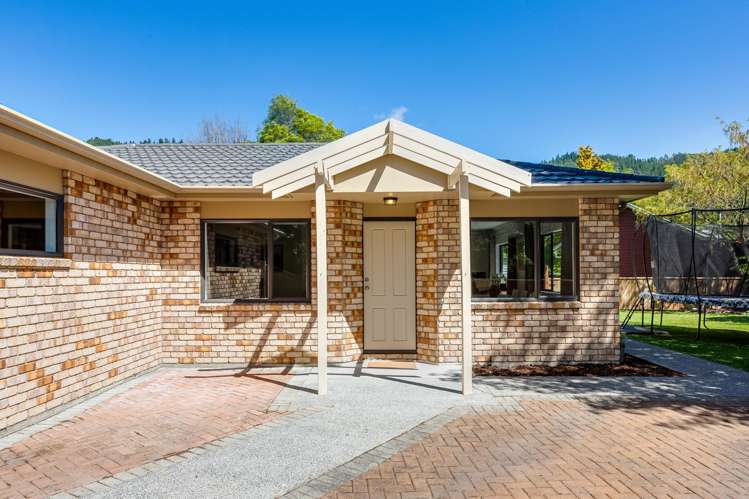 35 Forest Road Pinehaven_18