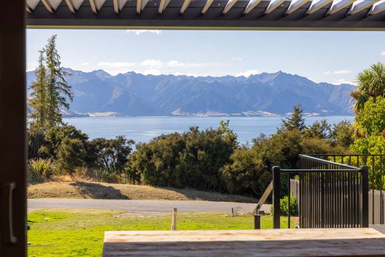 48 Flora Dora Parade Lake Hawea_10