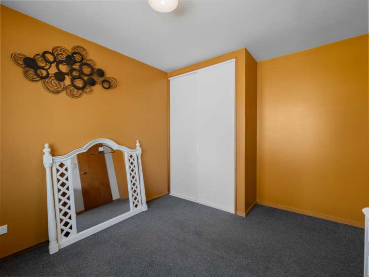 9 Falcon Drive Allenton_16