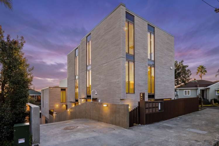 4/25 Tirotai Crescent Westmere_13