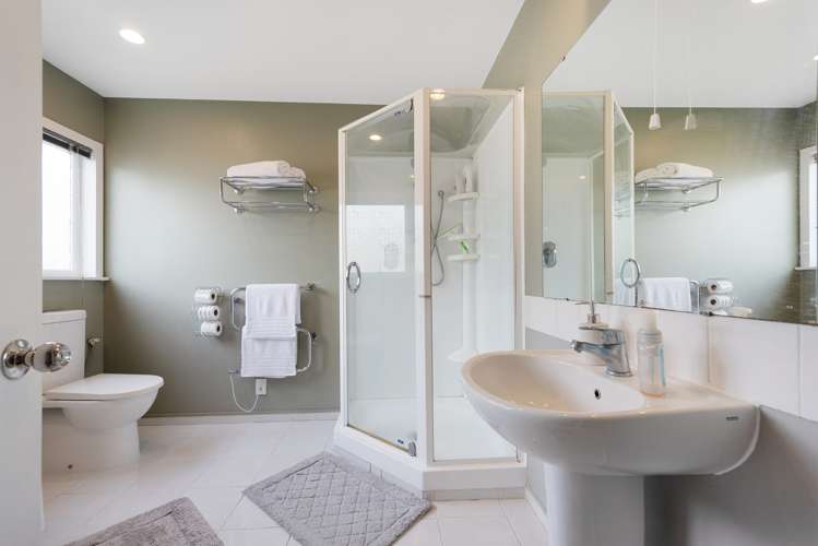 79 Thurleigh Grove Karori_15