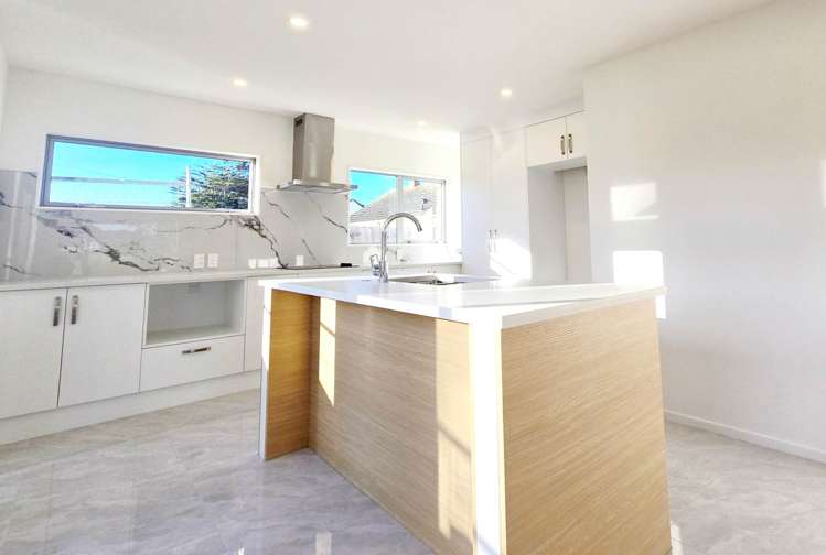 8a Taurima Avenue Point England_7