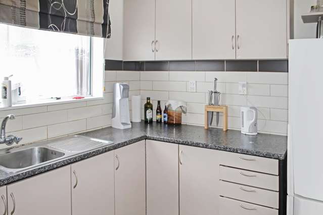 155b Ferguson Street West End_3