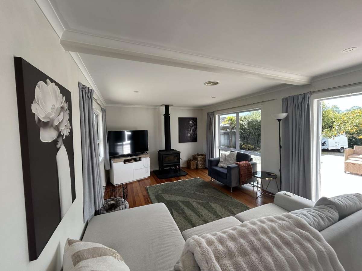 Fantastic Large Family Home In Richmond 2