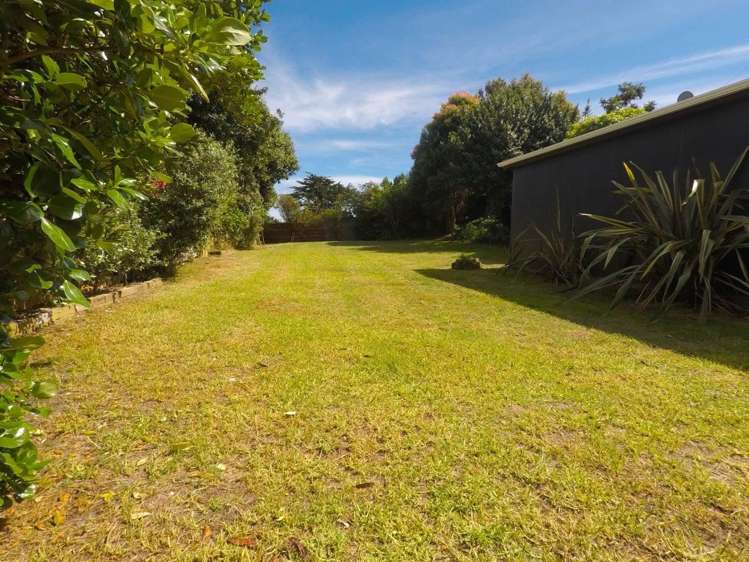 141 Kahukura Avenue Waitarere Beach_17