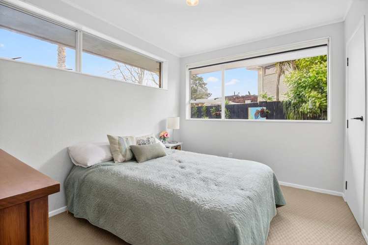 7 Tyrian Close Half Moon Bay_23