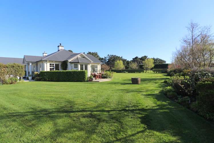 251 Oreti Road Otatara_35