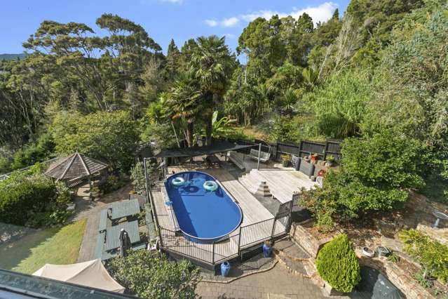17 Kellys Road Waiatarua_1
